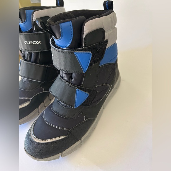 Boys Geox waterproof snow boots -worn twice - Picture 3 of 13
